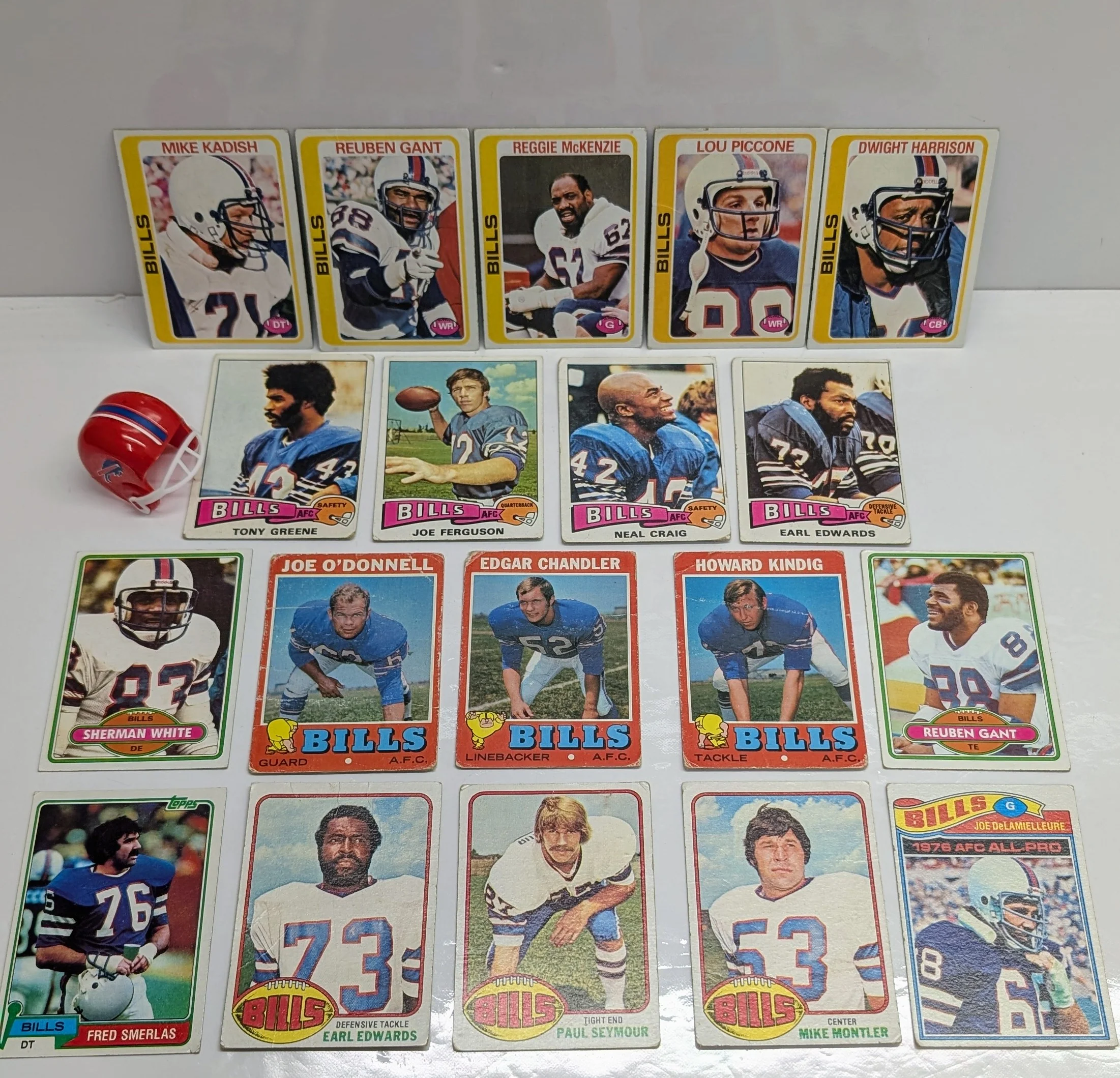 NFL Buffalo Bills 1970's Trading Cards (lot of 19)