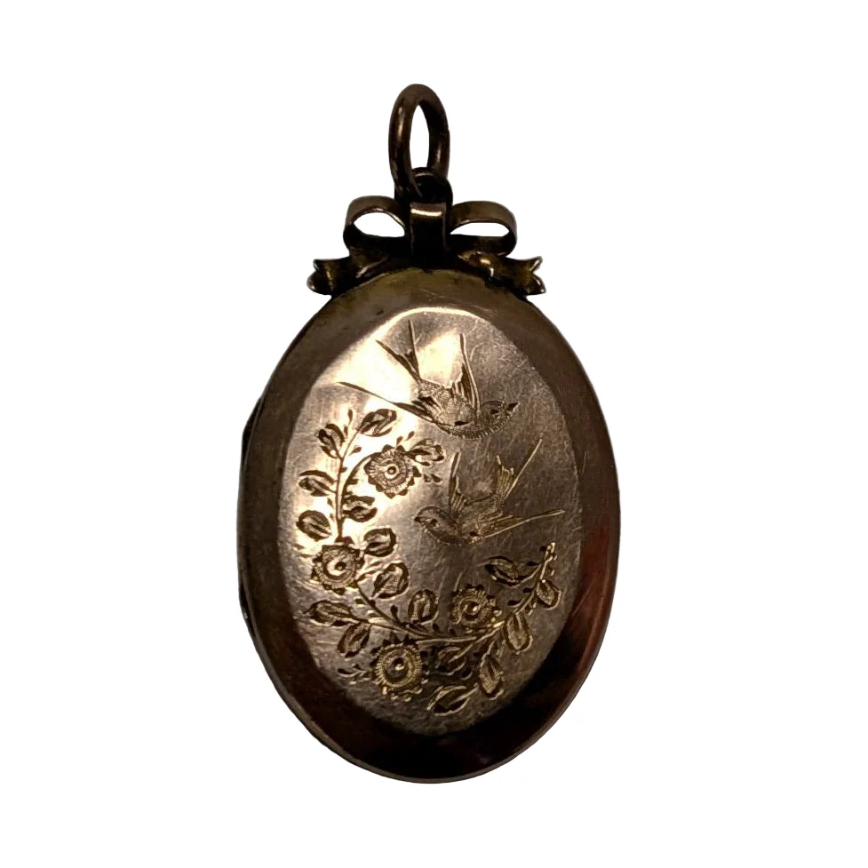 Antique 9K YG Hand Engraved Oval Locket